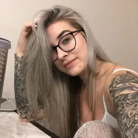 Jen B Violet profile image