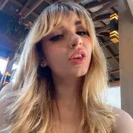 Demi Hawks profile image
