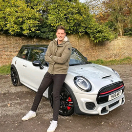 Alex George profile image