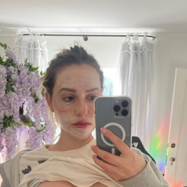 Vivian J profile image