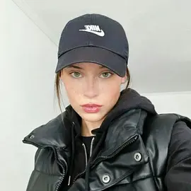 Olivia Charlotte profile image