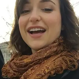 Milana Vayntrub profile image