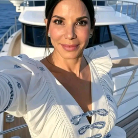 Sandra Bullock profile image