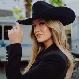 Lainey Wilson profile image