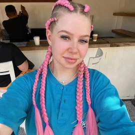Nicole Hannah profile image