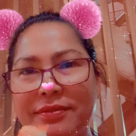 suwapit hoelland profile image