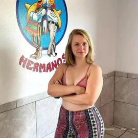 Melanie Rose profile image