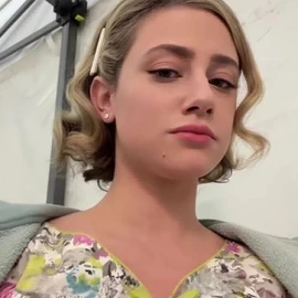 lili reinhart profile image