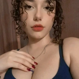 Rose Emma profile image