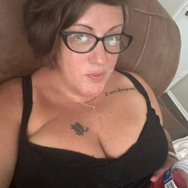 Angie Lynn profile image