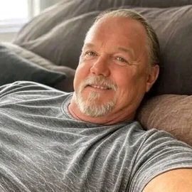 Trace Adkins profile image