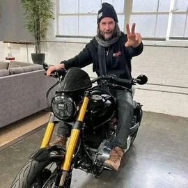 Keanu Reeves profile image