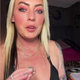 maggieshalenetarot profile image