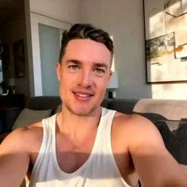Alexander dreymon profile image
