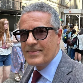 Robert Simons profile image