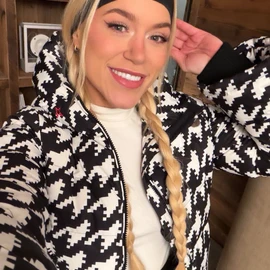 Eliza Carl profile image
