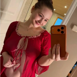 Catherine Joliee profile image