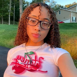 Bella Smith profile image