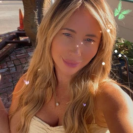 Roxanne Vangalderyuc profile image
