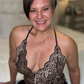 Curious Carly profile image