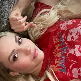 Lili rainhart profile image