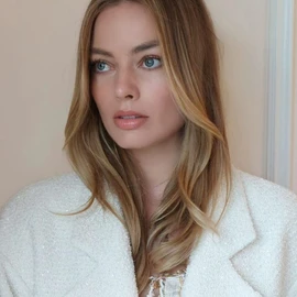 Margot Robbie profile image