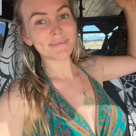 Elle Knox profile image