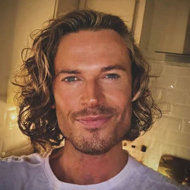 Richard profile image