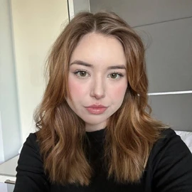 Emily Gwen profile image