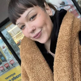 Alex Mary profile image