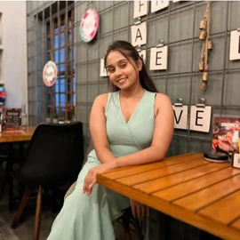 Anna Davey profile image