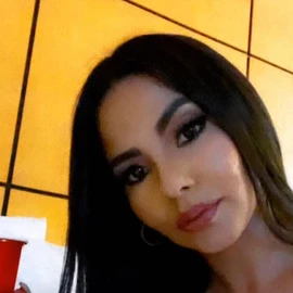 laura Anderson profile image