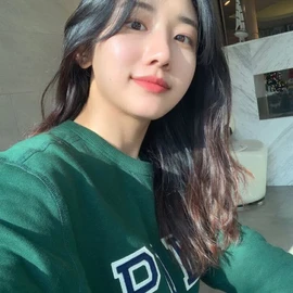 Eliana James profile image