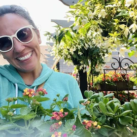 Julie lulu profile image