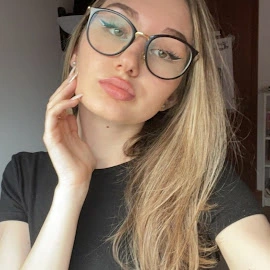 Lucy Rosie profile image