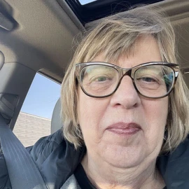 Julie Leach profile image