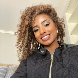 Emily coz profile image