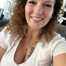 Helena Laura profile image