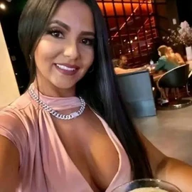 Anna_Ella profile image