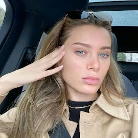 LANA RHOADES profile image