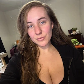 Milana Vayntrub profile image