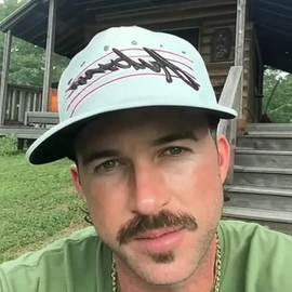 Riley green profile image