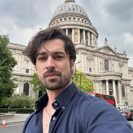 Alp Navruz profile image
