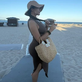 DAISY PARKER profile image