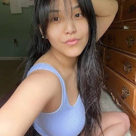 Lizzy Bella profile image