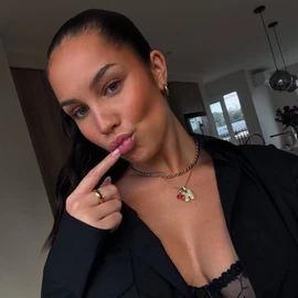 Lucía Carlos profile image
