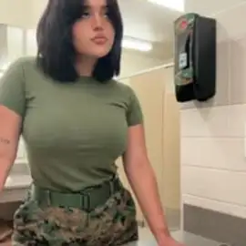 Emily Anderson profile image
