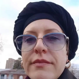 Laura Howard profile image