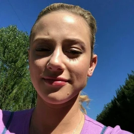 Lili Reinhart profile image