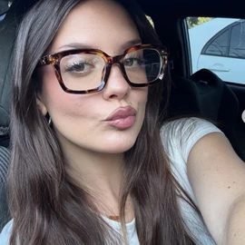 Laura Webb profile image